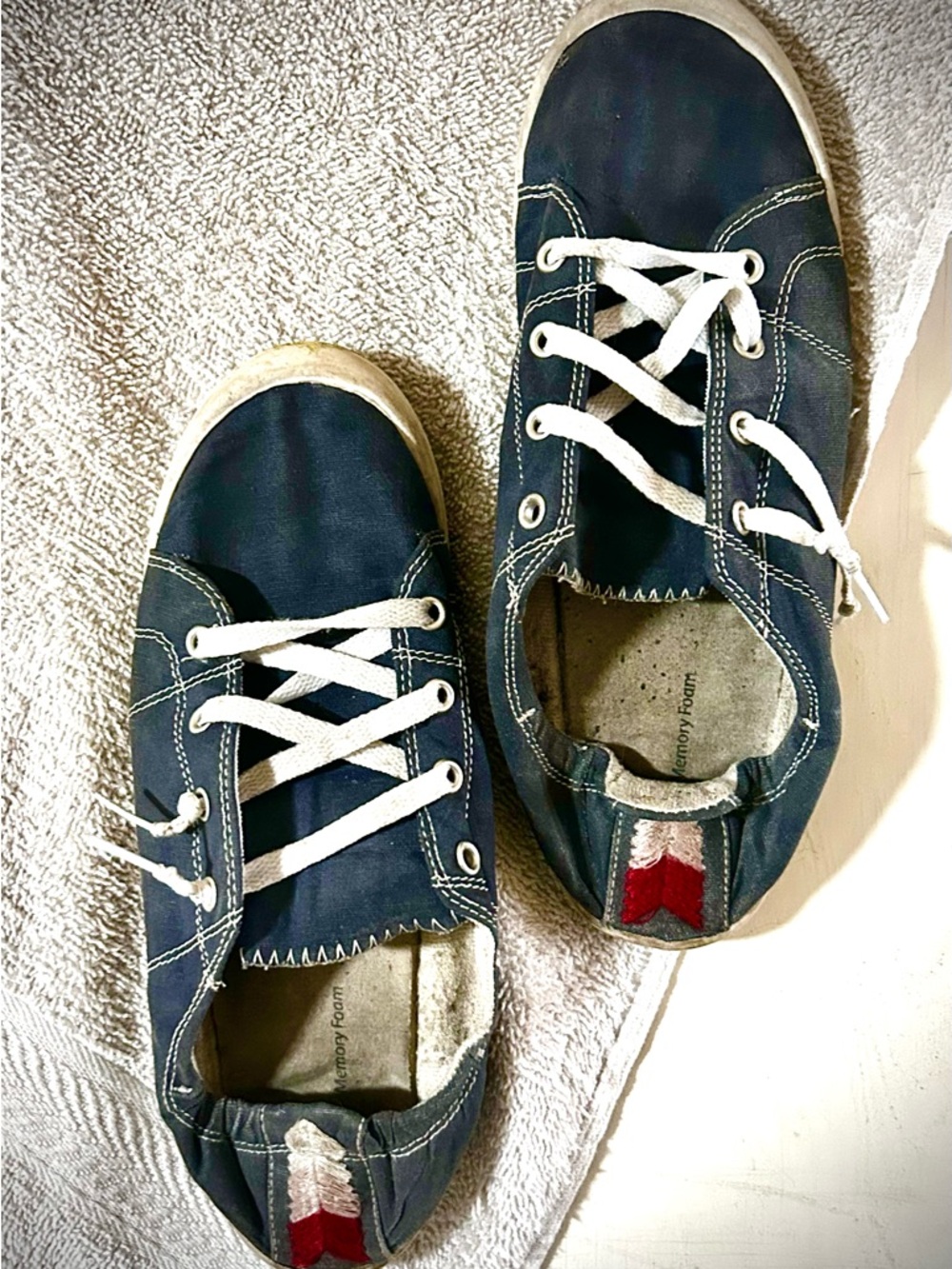 DC Denims: Worn Women's Navy Canvas Slip-On Sneakers